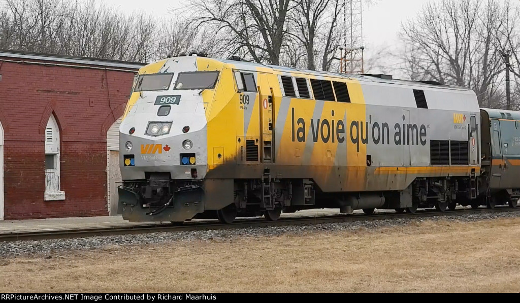 VIA Rail 909